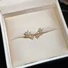 Etéreo e radiante! Presilhas de orelha simétricas de borboleta com zircônia, ear cuffs de estilo luxo etéreo e leve, acessórios de orelha da moda sem furo para venda por atacado