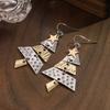 Pendientes largos de árbol de Navidad de metal con explosiones transfronterizas de Amazon, pendientes elegantes y exagerados de alta gama para mujer.