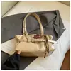 Bolso Sencillo para el Trabajo Bolso de Moda Plegado 2025 Hombro de Mano Estilo Coreano Nicho Bolso de Axila Bolso de Moda de Gran Capacidad para Mujer
