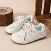 Zapatillas de Entrenamiento para Niñas 2026 Primavera y Otoño Nuevos Zapatos de Malla para Niños Estilo Ballet Zapatillas Suaves Antideslizantes