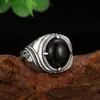 Anillo de cuatro puntas de alta gama plateado, moderno, con símbolo y circón negro, joyería vintage ajustable, directo del fabricante
