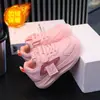 Nuevos zapatos deportivos de otoño e invierno para niños, con parte superior de cuero, diseño impermeable y forro polar para abrigar, adecuados tanto para niños como para niñas, y diseñados para correr y uso casual.