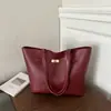 Bolso de mano y hombro de moda, color liso único, nuevo modelo 2026, gran capacidad, estilo invierno, moderno, casual, bolso tipo cubo simple