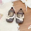 Sapatilhas de desenho animado fofas e doces com tema de coelho para meninas, nova coleção primavera/outono 2026, sola macia, estilo princesa, com acabamento em renda, versátil e fácil de combinar