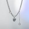 Collar de acero de titanio con tablero de ajedrez de oso para mujer, cadena para suéter de nicho hip-hop, diseño de accesorios versátiles de doble capa, no se decolora