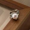 Anillo de Plata Esterlina S925 Redondo de Perla Plata Tailandesa para Mujer Recortado Retro Tallado Lujo Accesible Elegante Anillo Push-Pull R01194