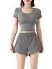 Conjunto Corto de Yoga de Dos Piezas Falsas para Mujer, Transpirable, Amigable con la Piel, Almohadillas para el Pecho Extraíbles, para Correr, Fitness, Ropa Deportiva Anti-Exposición