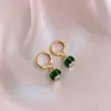 Aretes de Gema Cuadrada Esmeralda Pequeño Diseño de Hebilla para la Oreja Sensación Temperamento Retro Joyería para la Oreja Aretes Simples Atmosféricos Encantadores