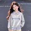 Conjunto casual y elegante de chica con personalidad, top de retazos a rayas con cuello de polo, estilo dos piezas falsas, pantalones casuales retro de mariposa, moderno