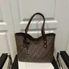 Bolso de Mano de Alta Gama, Elegante y Versátil para Mujer 2025 Nuevo Estilo Popular de Celebridad de Internet Bolso de Hombro Bolso Tote de Gran Capacidad