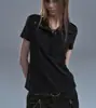 Camisa Polo Slim Fit de Manga Curta Estilo Americano Nicho Moda Escura com Rebite Metálico Lavado Gola Lapela e Fechamento Meio Botão