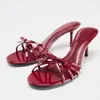 Novos Sapatos Femininos de Verão 2025 Salto Alto com Laço Vermelho Verão Feminino Salto Alto Vermelho Diário Bico Fino Meia Arrastão