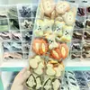Galletas Divertidas Hueso de Cachorro de Castaña con Dátiles Rojos, Cacahuates y Semillas de Melón; Pinzas para el Cabello con Temática de Comida; Pasadores de Pelo Originales para Estudiantes