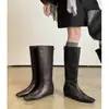 Botas de Caballero de Cuero Genuino que Aumentan la Altura de Forma Invisible 2026 Invierno Tacón Medio Cuña Punta Cuadrada Cremallera Trasera de Cuero Genuino Botas Altas Largas para Mujer