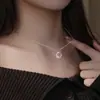 Libro Rojo Elegante Guirnalda Estilo Hada Collar para Mujer Color Mágico Rosa Luna Creciente Cadena para Clavícula Joyería Versátil para el Cabello