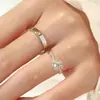 Anillos de Pareja Estilo Coreano Anillos de Pareja Sencillos Anillo de Diamante Simulados Abierto Circonita Clásico Popular Anillo de Diamante de Imitación Moissanita Venta al por Mayor