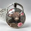 Serie de Llaveros con Diseño Creativo de Venta Caliente Transfronteriza Vaca con Relieve Rosa de las Tierras Altas Colgante para Bolso de Aleación de Gema del Tiempo