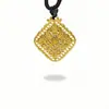Nova Loja de Ouro Mesmo Estilo Método Antigo Flor de Areia Dourada Pingente Ruyi de Seda Cor Queimada Resistente ao Desbotamento Pingente de Areia Dourada Joia