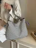 Nova Bolsa de Ombro Cruzada de Grande Capacidade Estilo Preguiçoso, Bolsa Listrada Moderna e Versátil para o Dia a Dia, Viagens de Negócios e Viagens