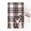 Bufanda gruesa de cuadros para otoño e invierno para niñas, calentador de cuello de invierno para parejas y estudiantes, elegante y cálido para ir al trabajo, chal con flecos estilo coreano