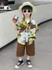 Conjunto de Roupa Duas Peças Floral de Manga Curta Fina para Meninos Estilo Férias de Verão 2026 Novo Infantil Tendência