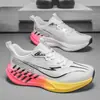 Nuevos zapatos de malla fly-knit para senderismo, zapatillas deportivas de malla de seda helada, transpirables, ligeros, resistentes al desgaste, antideslizantes, zapatos de viaje para caminar con suela blanda