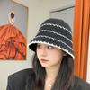 Chapéu de pescador de malha de outono e inverno feminino listrado para todos os jogos Pequeno à prova de frio Chapéu de proteção auricular Chapéu de balde tecido casual simples