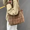 Bolso de Hombro de Cuadros Estilo Coreano Nuevo para Otoño e Invierno, Bolso de Mano de Lana Casual de Gran Capacidad, Bolso Tote de Mano para Mujer