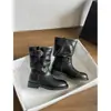 Primeiro Encontro Ji Brown Botas Curtas Maillard Femininas 2026 Outono Salto Bloco Botas de Cavaleiro Fivela de Cinto Botas Amassadas Empilhadas