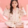 Nuevos Pijamas Infantiles 2026 para Primavera y Otoño, Estilo Delgado de Algodón Nube de Manga Larga, Ropa de Casa Moderna de Otoño para Niñas y Niñas Pequeñas
