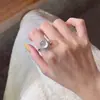 Anillo de Calcedonia Cabujón Grande Tipo Hielo, Nuevo Estilo Anillo Cabujón Blanco Hielo Alto Incrustado en Plata 925, Joyería Versátil de Moda