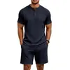 Conjunto Casual Masculino de Duas Peças 2026: Top Texturizado com Gola Henley e Shorts com Cordão Elástico