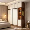 Novo guarda-roupa de portas de correr estilo moderno para quarto principal com armário superior e nichos abertos, armário de armazenamento de grande capacidade para uso doméstico