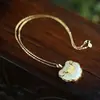 Colar Cadeado Ping An Feminino Prata de Lei s925 Cidade Proibida Novo Jade Natural Cadeado da Longevidade Banho de Ouro Artesanato Retro Elegante Temperamento
