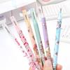 Dispensador de Pegamento de Dibujos Animados Mikio + Cuchillo de Tallado Bolígrafo para Diario Bolígrafo Cortador de Pegatinas DIY Cuchillo Utilitario Multiusos con Forma de Bolígrafo para Diario