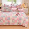 Juego de cama de cuatro piezas de algodón lavado fresco pequeño grueso para lijar funda nórdica funda de almohada ropa de cama de tres piezas para dormitorio de estudiantes