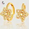 Anillo de flor de cinco pétalos de doble capa con incrustaciones completas de diamantes, pétalos de oro arenado de estilo antiguo, cobre chapado en oro incrustado de diamantes, versátil y moderno para el uso diario de las mujeres