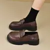 Sapatos Femininos de Couro com Plataforma e Solado Grosso Estilo Britânico 2025 Primavera Novos Versáteis Estilo Universitário Mocassins Sapatos de Dia a Dia Pretos