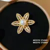 Broche de Flor de Perla con Diamantes Completos Transfronterizo Europeo y Americano, Pin de Broche de Diseño Lujoso, Accesorios de Traje de Gama Alta al por Mayor