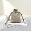 Bolsa de Ante de Alta Calidad con Cordón para Guardar Joyas, Regalo, Cosméticos, Personalizable con Logo