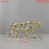 Lujo Accesible Europeo Dorado Calado León Caballo Elefante Animal Escultura Adornos Sala de Estar Entrada Decoración Suave Accesorios para el Hogar