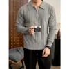 Camisa de otoño jacquard de punto con rayas verticales y media cremallera, estilo old money, antipilling, casual, polo versátil para hombres y mujeres