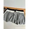 Shorts de verão cinza finos femininos de cintura alta emagrecedores versáteis casuais de perna larga de comprimento médio para pessoas baixinhas