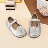 2026 Otoño Temprano Nuevos Zapatos de Cuero para Niños Estilo Francés Fuegos Artificiales Pedrería Zapatos de Princesa para Niñas Planos de Moda Perla