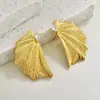 Brincos Elegantes com Textura Personalizada Estilo Francês, Brincos Dourados em Forma de Leque Cravejados com Diamantes, Design de Nicho de Luxo Leve, Brincos Elegantes