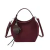 Bolsa de camurça estilo balde com design de nicho coreano para mulheres, nova coleção outono/inverno 2026, bolsa de ombro/transversal de alta qualidade