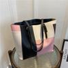 Bolsa Feminina Colorida Costurada Moda 2022 Nova Estilosa PU Face Macia Casual Bolsa de Ombro Simples de Mão Bolsa Feminina