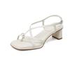 Sandalias sencillas y elegantes de piel de vaca con punta de clip y perla, novedad de verano 2024, con tacón medio grueso y punta redonda, hebilla de cuero genuino color piel para mujer