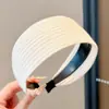 Faixa de Cabeça Veludo Vintage Curta de Aba Larga para Mulheres, Novo Estilo para Início de Outono, Faixa de Cabelo Versátil de Coroa Alta para Sair, Acessório de Cabelo Presilha