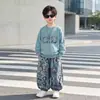 2385 Conjunto de Roupa Infantil Outono 2026 Novo Conjunto de Duas Peças Moletom Esportivo Casual para Bebê Roupas de Primavera e Outono para Meninos
